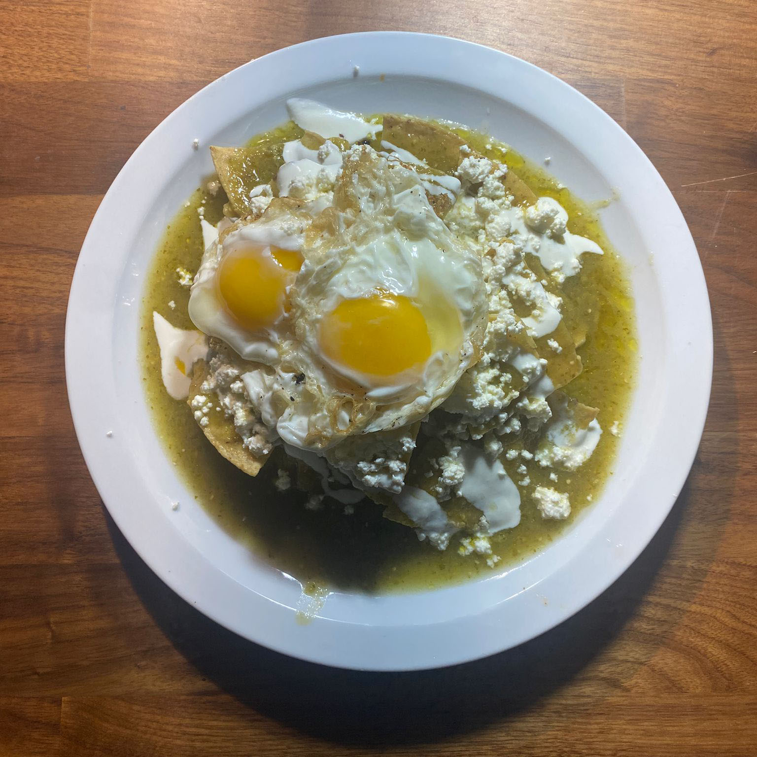  Chilaquiles verdes con huevo